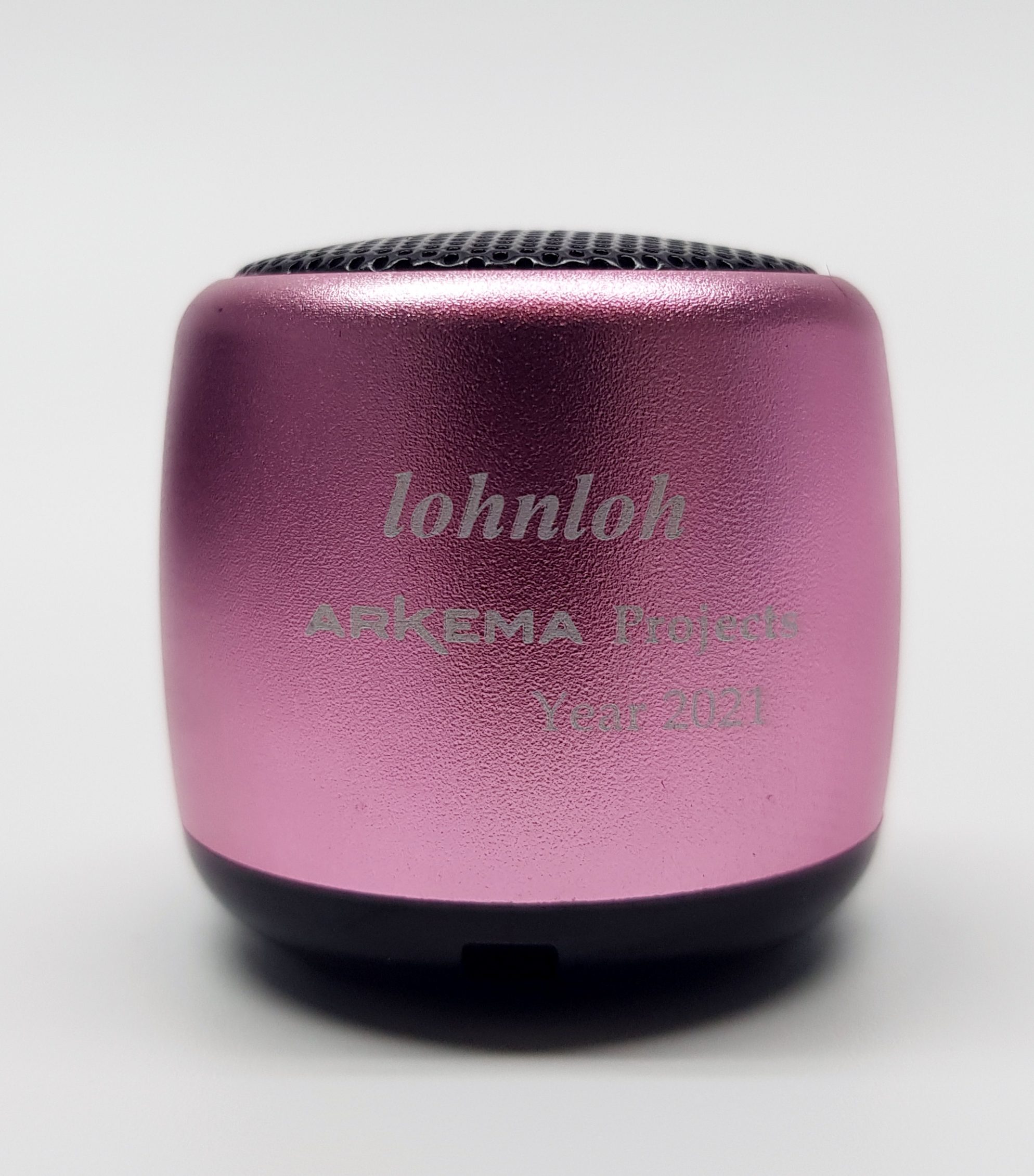 DO0422 003 LOH N LOH Smallest Speakers 1