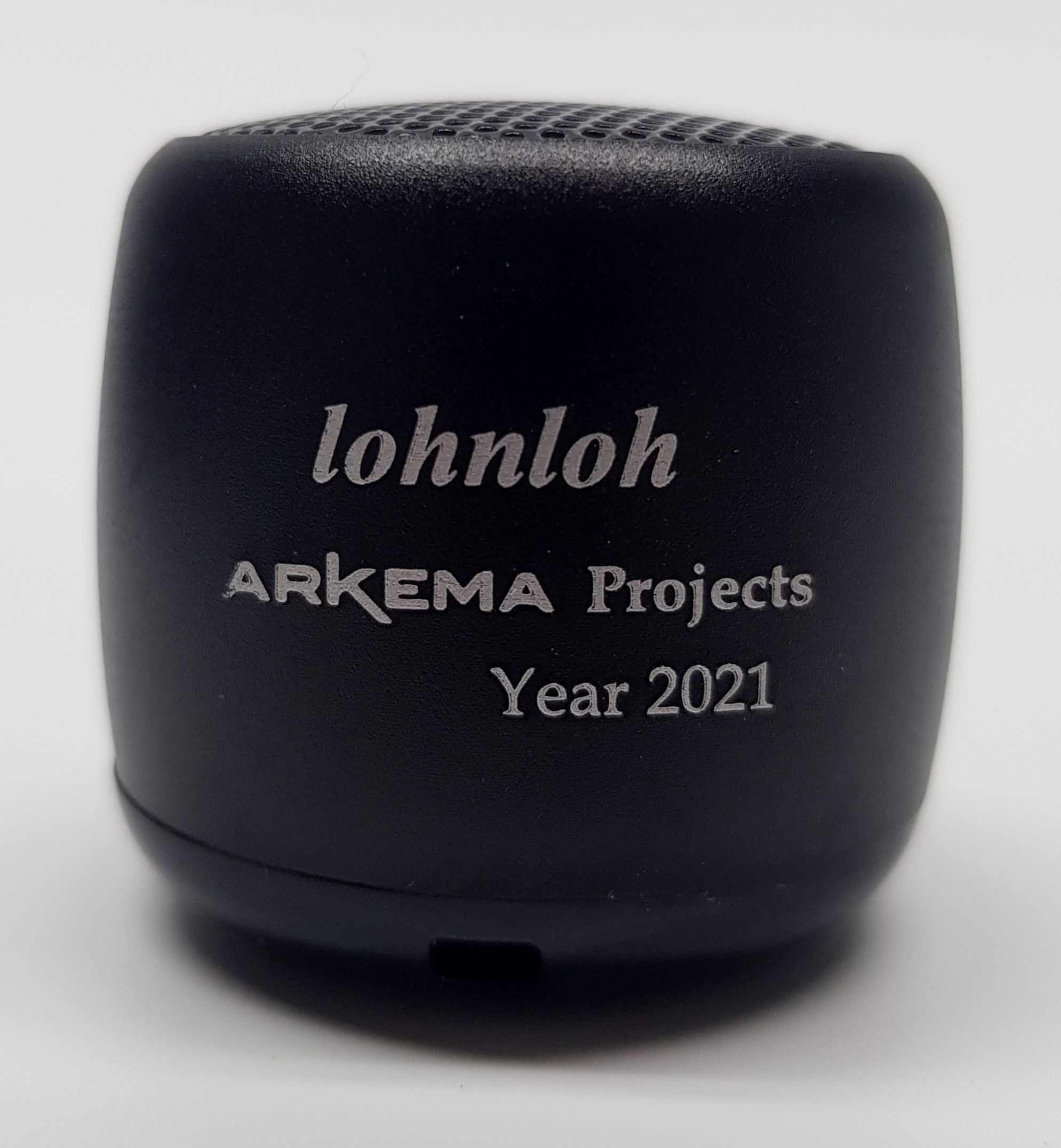 DO0422 003 LOH N LOH Smallest Speakers 3