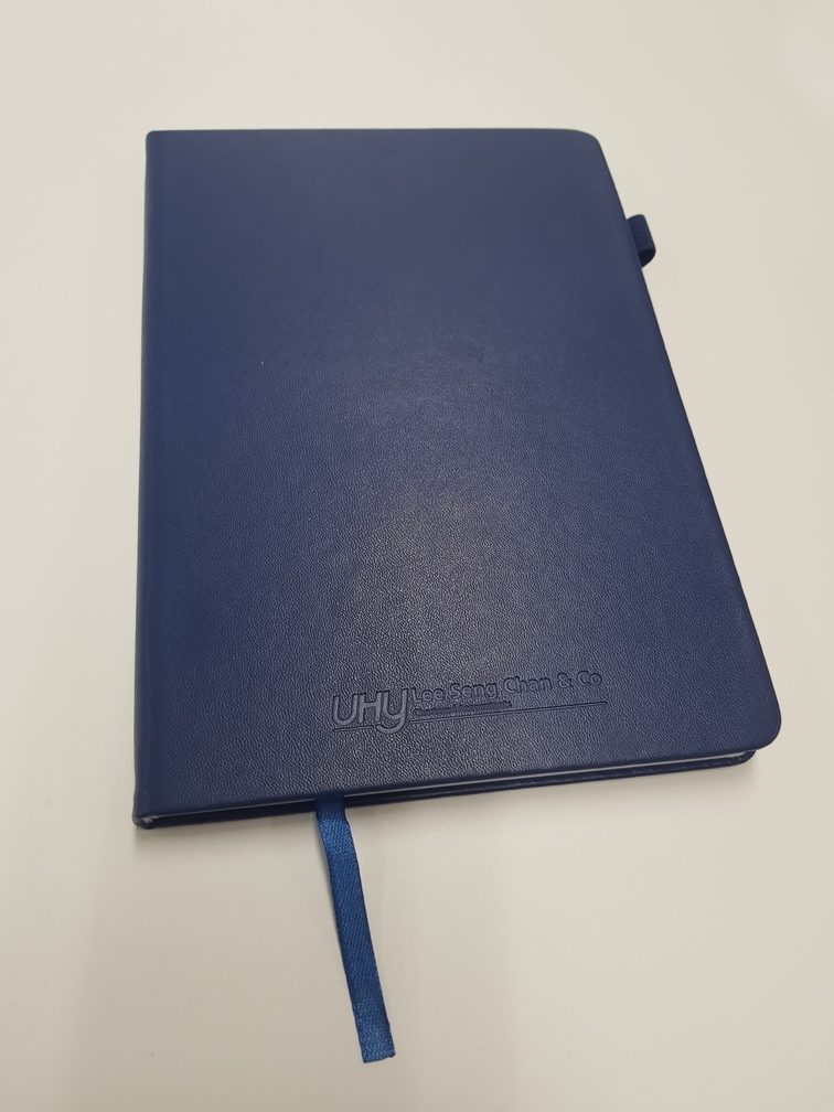 DO1122 009 UHY LHYS A5 Leather Notebook rotated