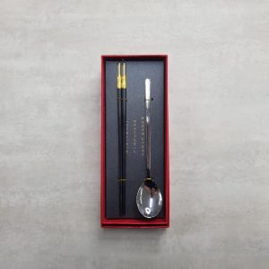 Gold Strip Chopstick Spoon Gift Set 1 scaled