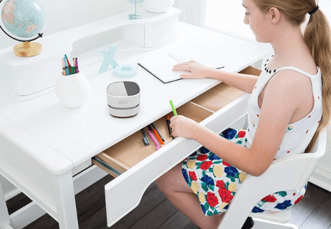 Roller Desktop Vacuum 1