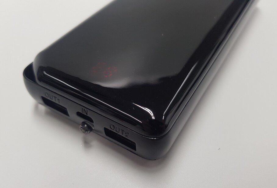 DO1222 003 OLAM Jennifer Wireless Earbuds with Powerbank 3