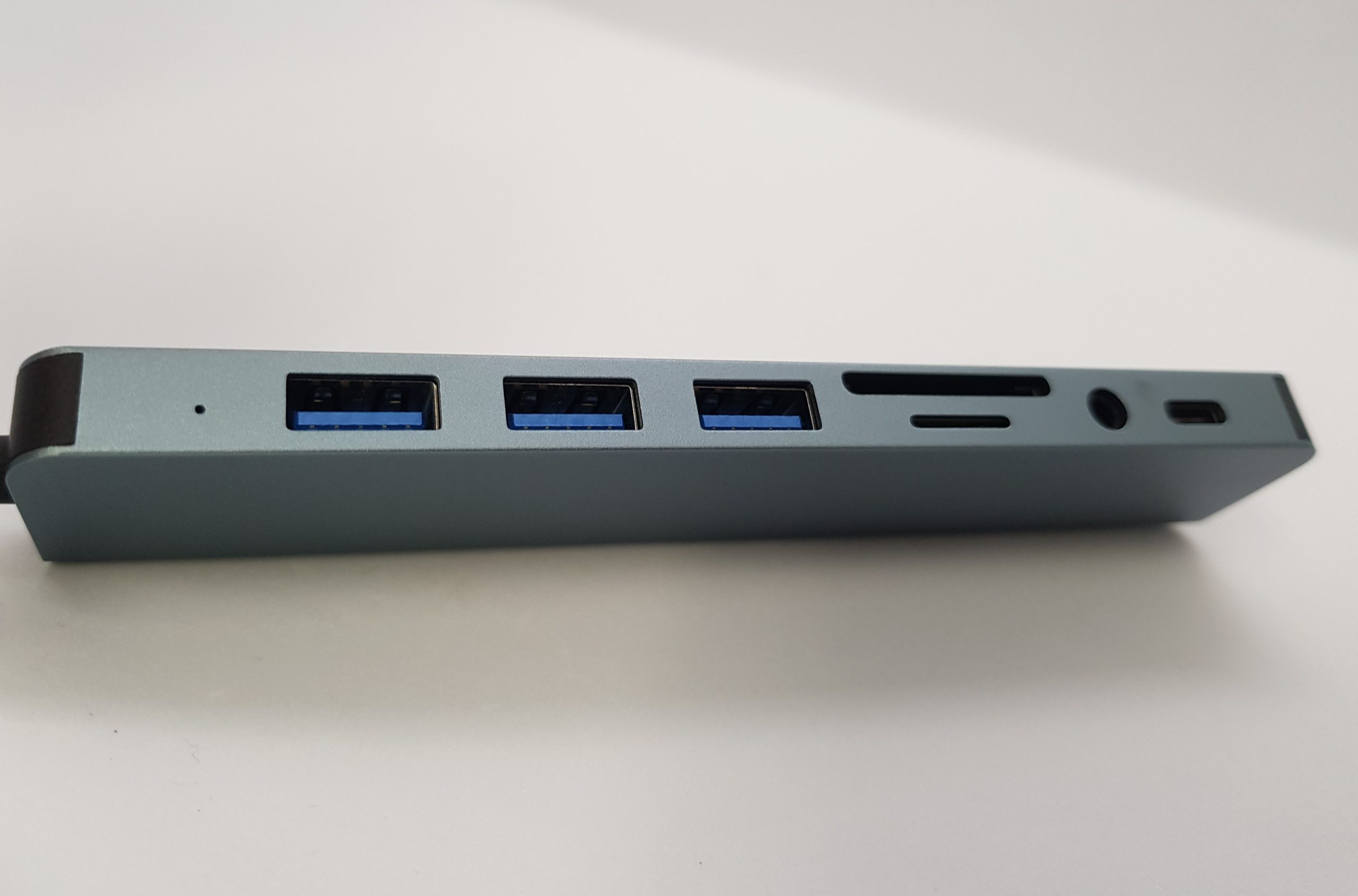 8 in 1 USB SD Card Type C Audio Adapter Hub 4 scaled