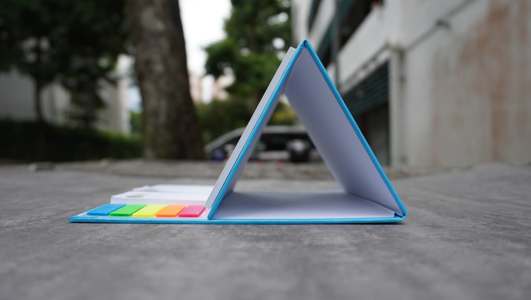 Tri Fold Tabletop Calendar with Post it Set 13