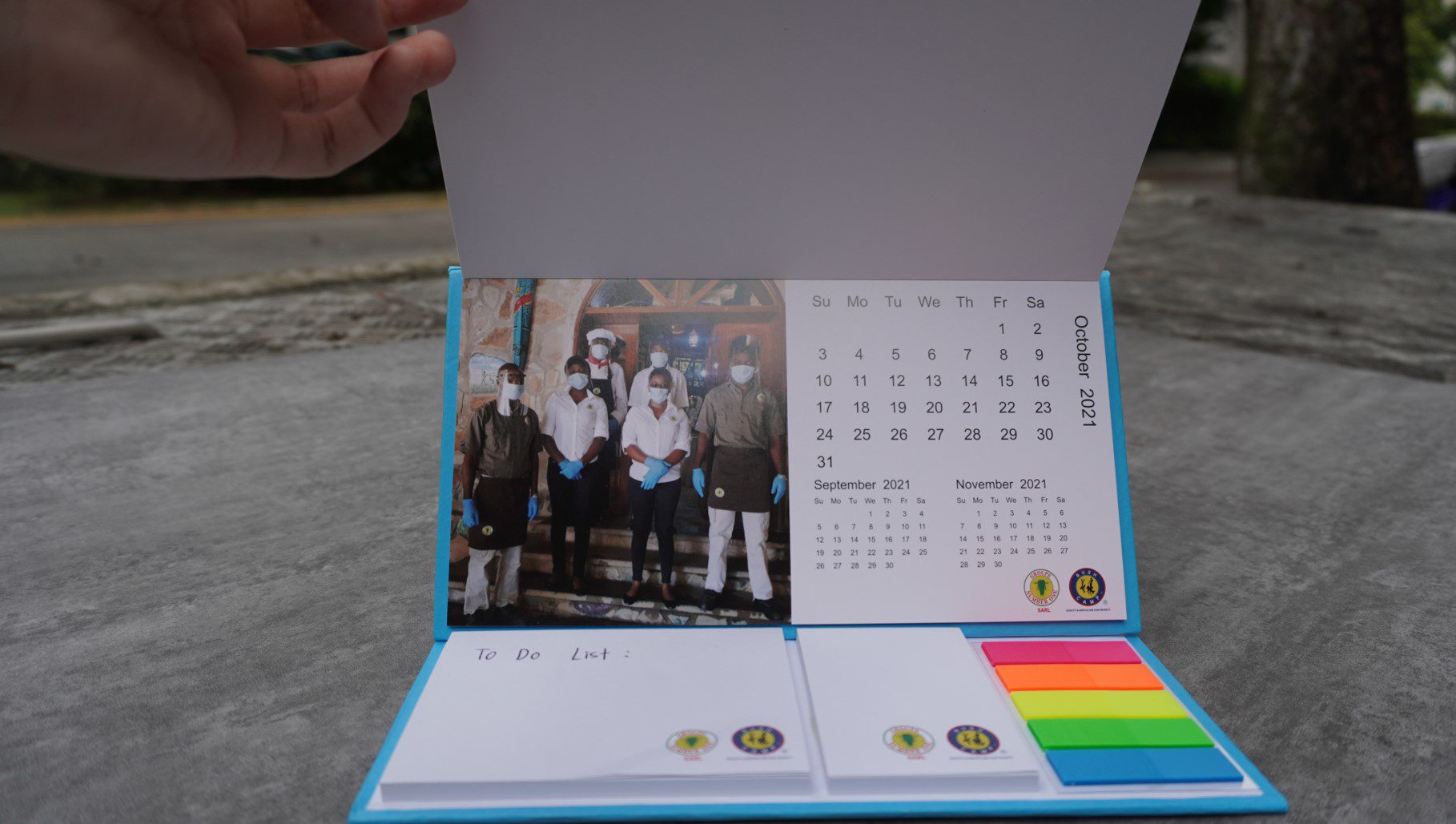 Tri Fold Tabletop Calendar with Post it Set 6