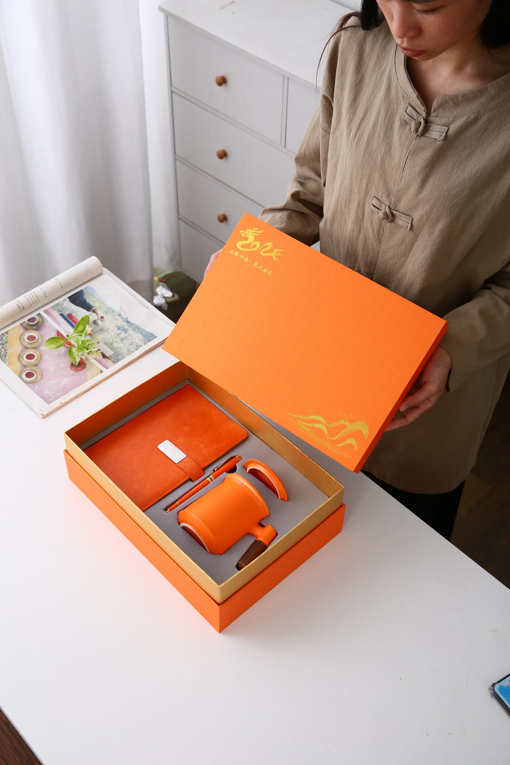 Ceramic Tea Flask Book Pen Gift Set 11 scaled