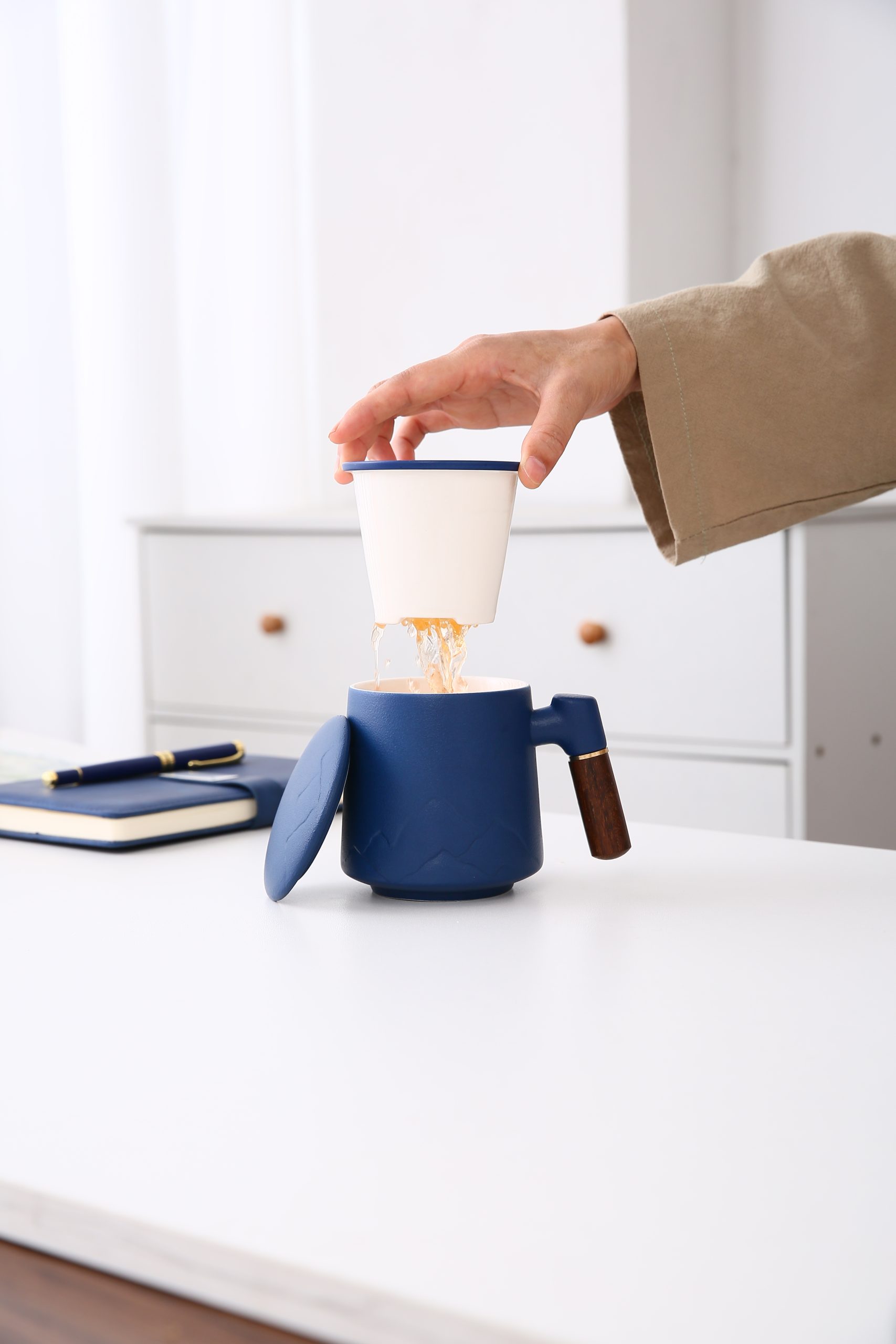 Ceramic Tea Flask Book Pen Gift Set 15 scaled