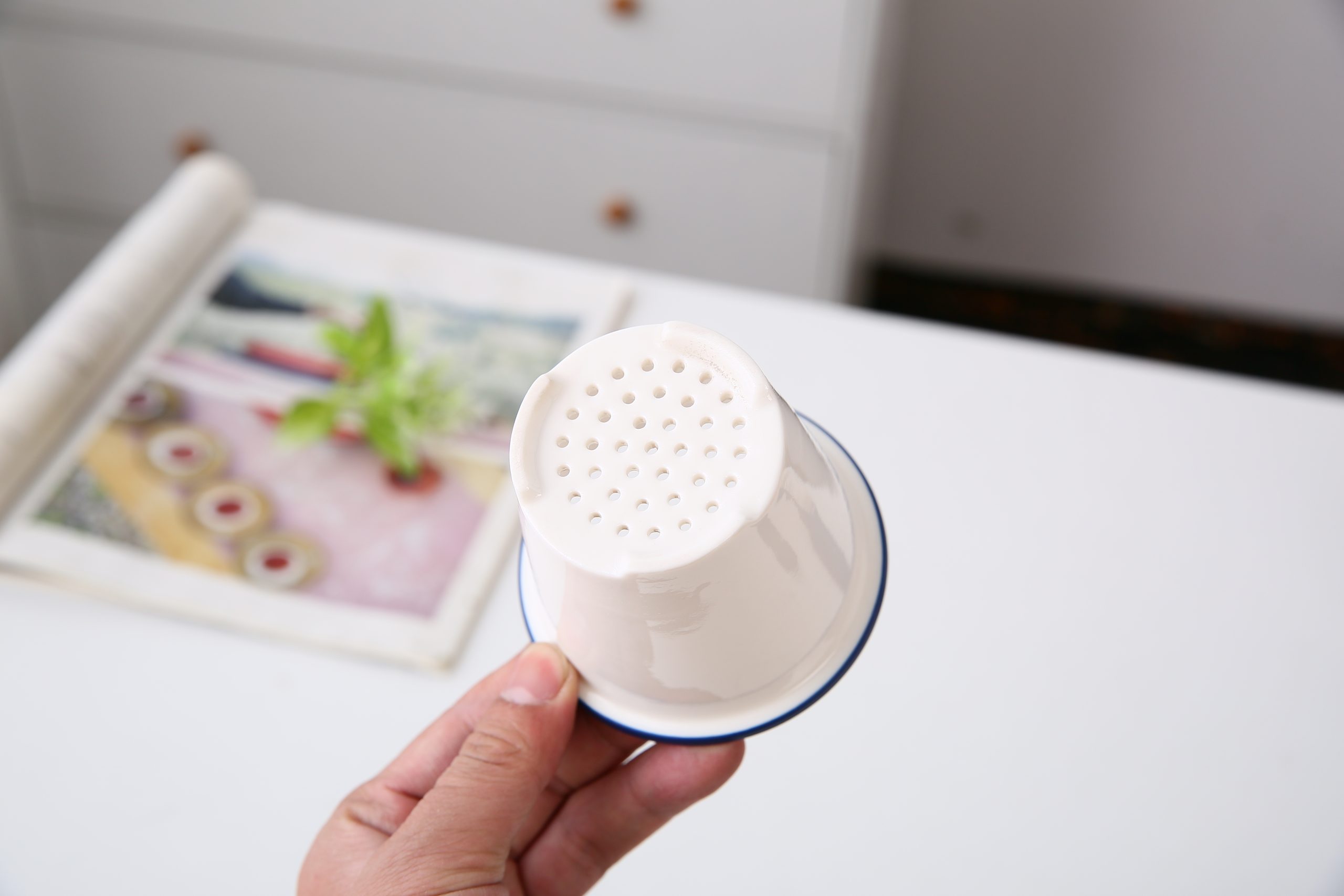 Ceramic Tea Flask Book Pen Gift Set 8 scaled