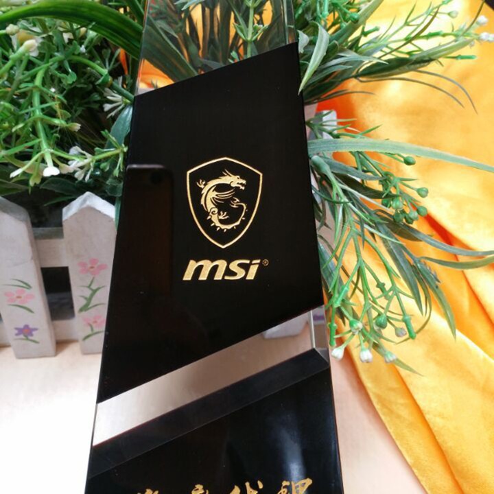 Solid Base with Acrylic Top Plaque 4