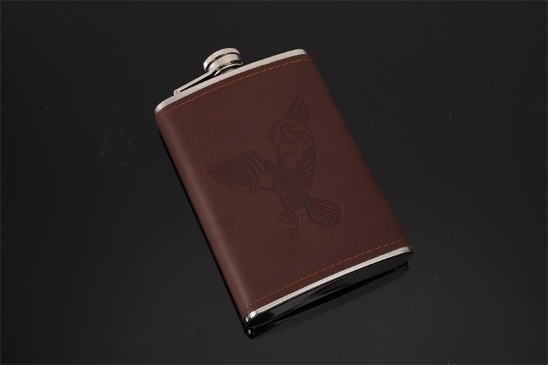 Crest Flask Gift Set – 6-Piece Stainless Steel Edition - Image 2