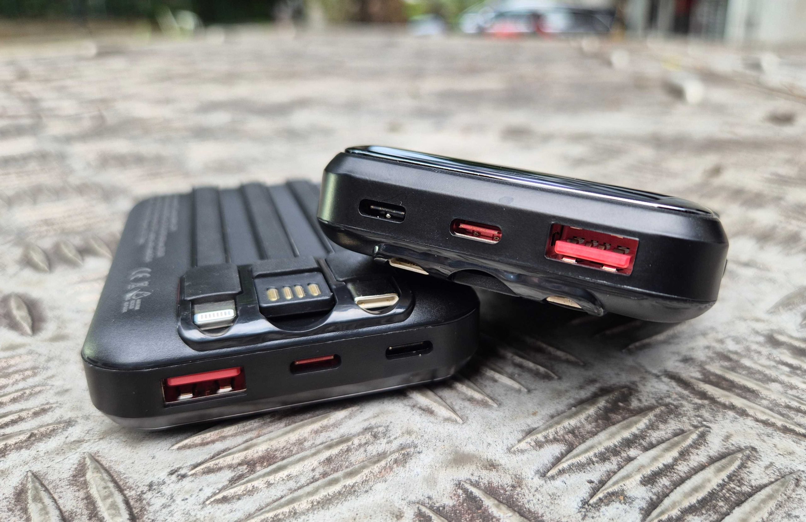 Dash Logo In Built Cable Powerbank - Image 3