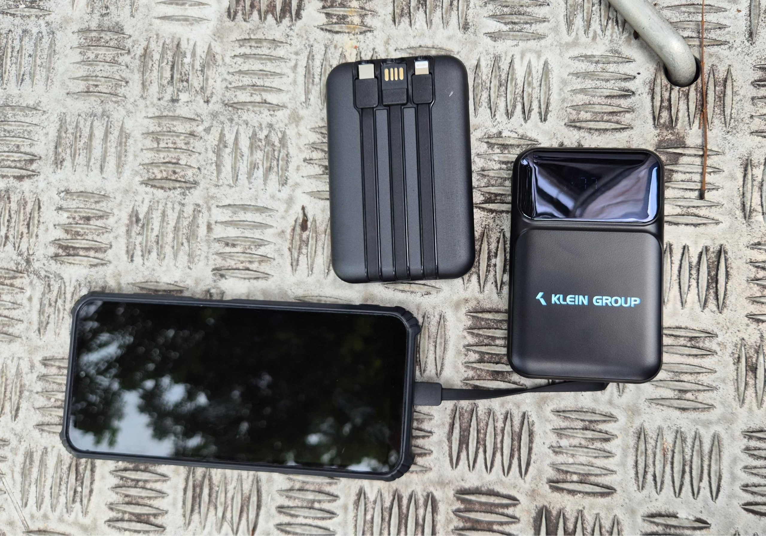 Dash Logo In Built Cable Powerbank - Image 7