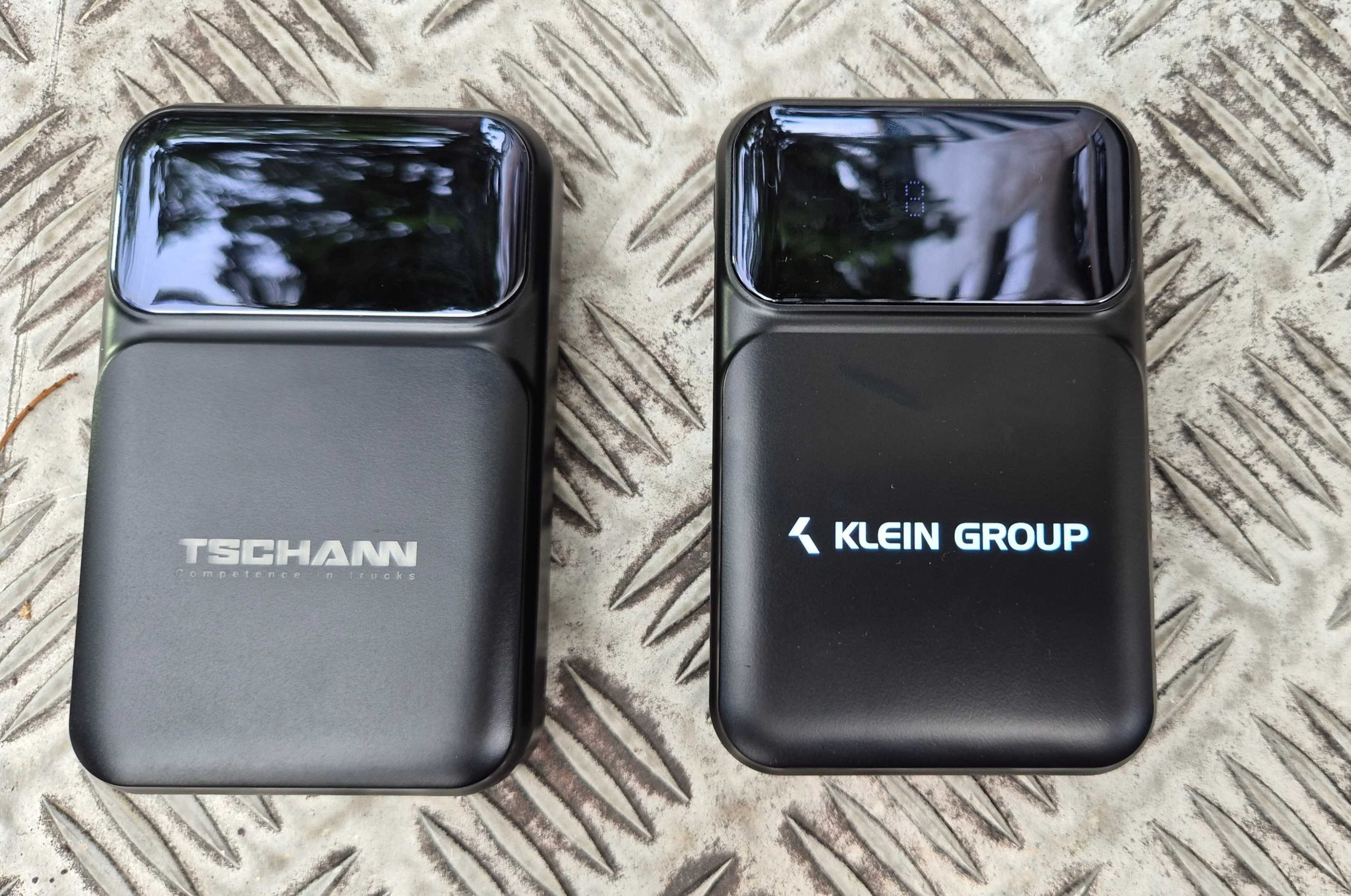 Dash Logo In Built Cable Powerbank - Image 9