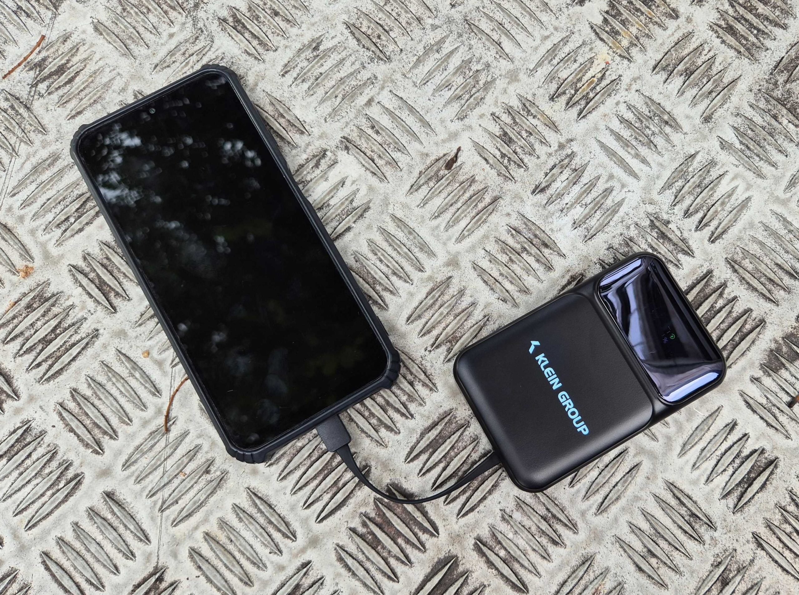 Dash Logo In Built Cable Powerbank - Image 12