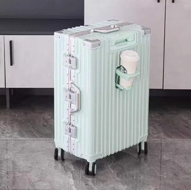 VaultEdge 360 Travel Case - Image 3