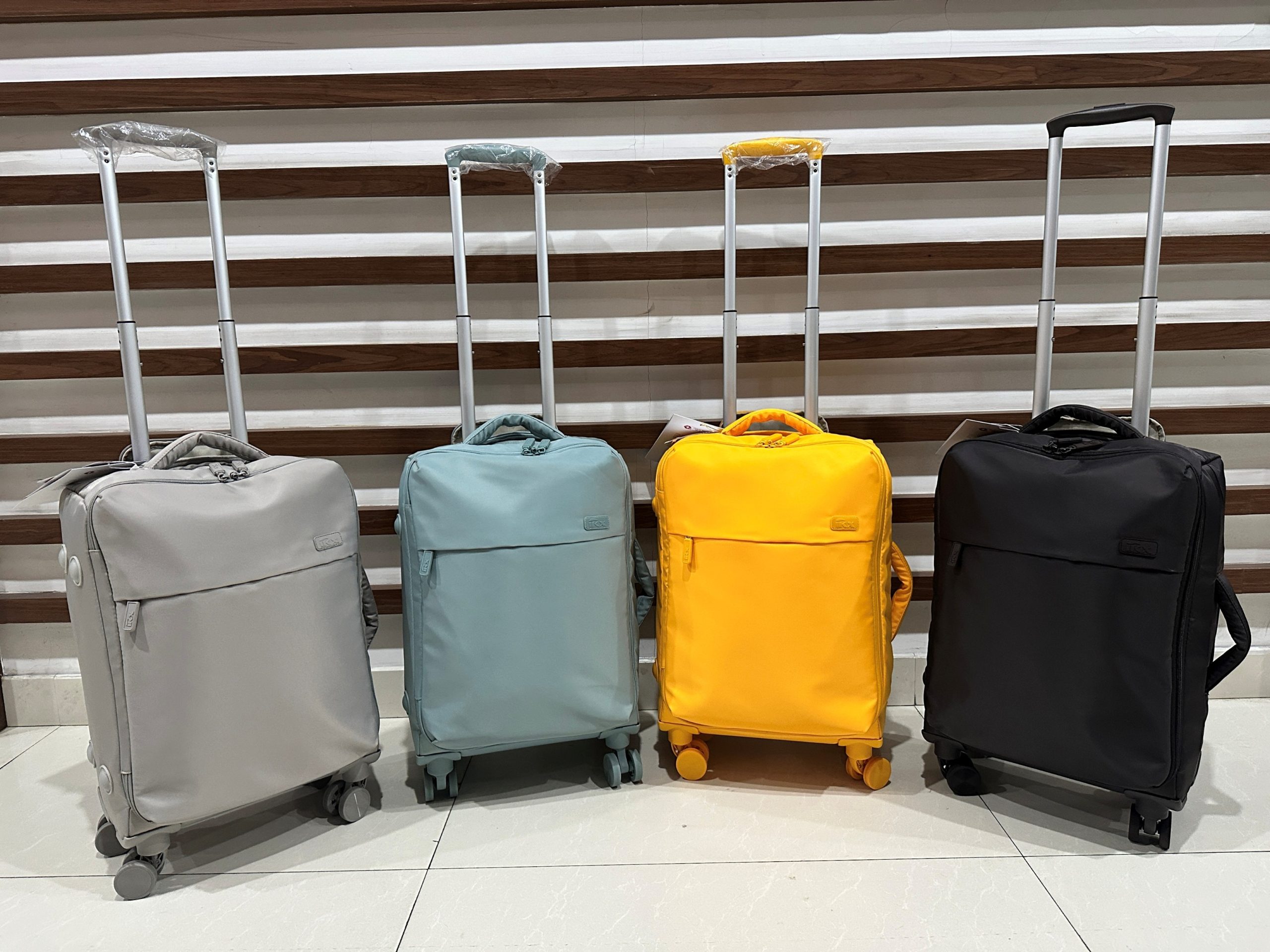 Aero Lite Smart Luggage - Image 15