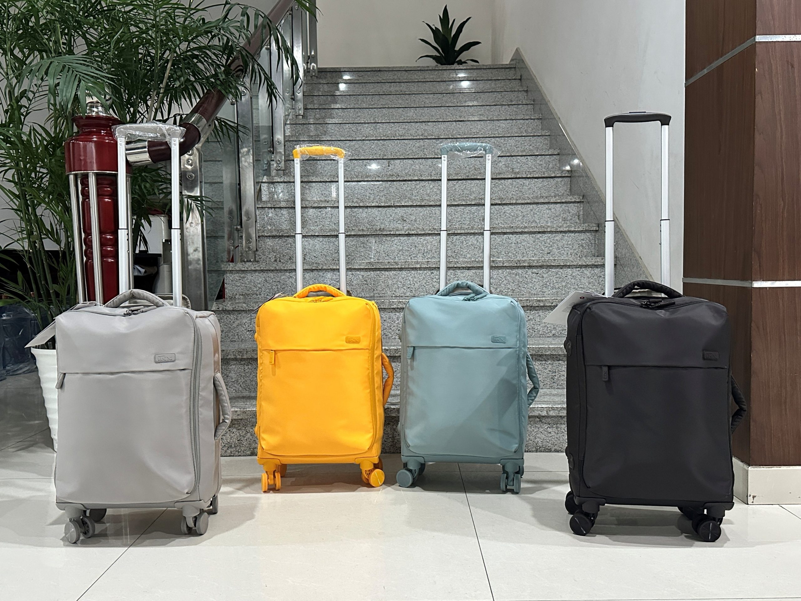 Aero Lite Smart Luggage - Image 16