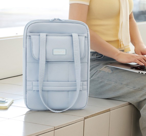 Lite Easy Puffy Laptop Bag - Image 2
