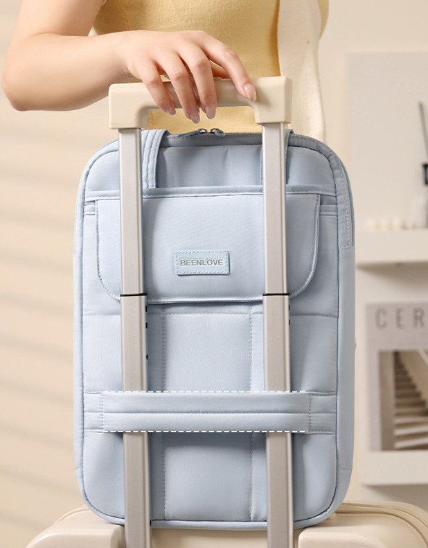 Lite Easy Puffy Laptop Bag - Image 8