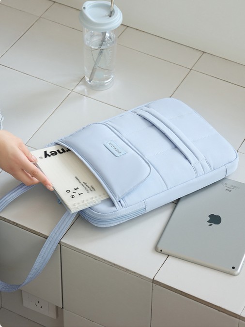 Lite Easy Puffy Laptop Bag - Image 11