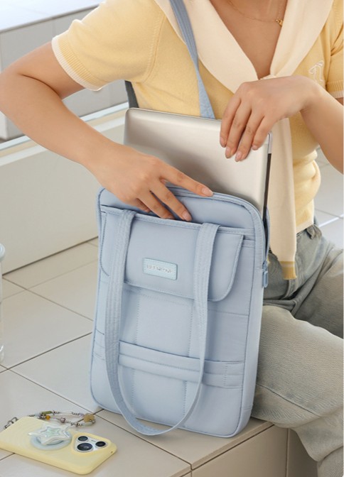 Lite Easy Puffy Laptop Bag - Image 12