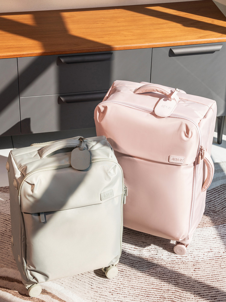 Aero Lite Smart Luggage - Image 17